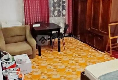 Garsonieră decomandată în Central