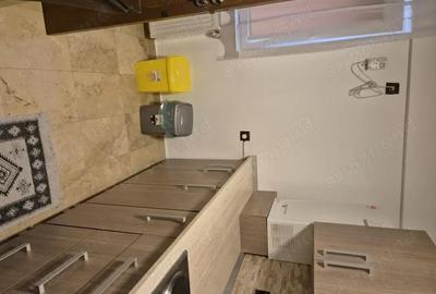 Casă cu 3 camere decomandat în Central - 7