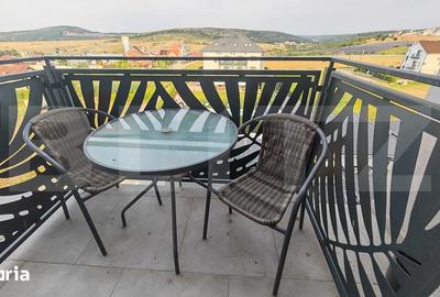Apartament cu 2 camere decomandat în Sânmartin