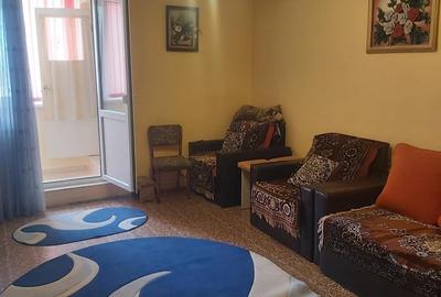 Apartament cu 2 camere semidecomandat în 13 Decembrie