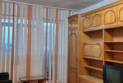 Apartament cu 2 camere decomandat în Vest