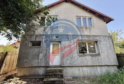 Casă cu 4 camere în Central