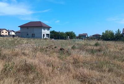 Teren de 300 mp, în Lazu - 3