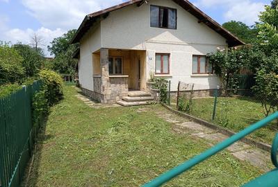 Casă cu Teren 1400 Mp în Cornu