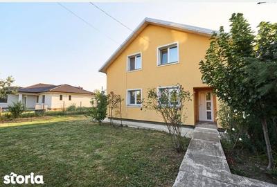 Casă cu 4 camere cu Teren 500 Mp în Popricani
