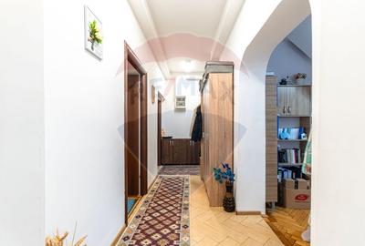 Casă individuală cu 8 camere cu Garaj în Ozun - 21