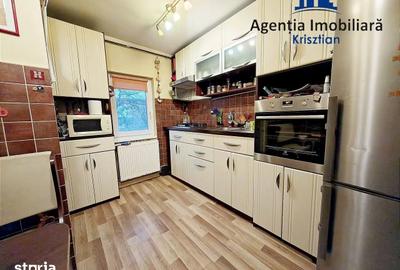 Apartament cu 4 camere decomandat în Burdea
