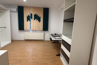 Apartament cu 3 camere decomandat în Mehala