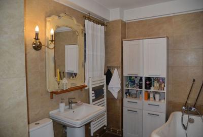 Apartament cu 3 camere decomandat în Câmpina - 2