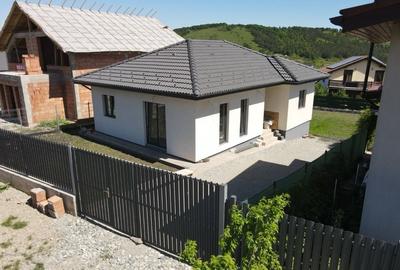 Casă cu 3 camere în Câmpenești - 1