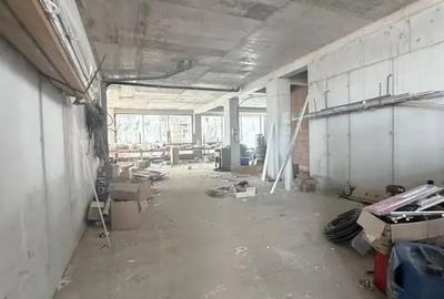 Spațiu comercial, de 683 mp, în Central - 4