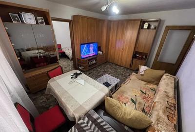 Apartament cu 2 camere semidecomandat în Km 4 - 7
