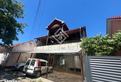 Casă cu 7 camere cu Teren 467 Mp în Central - 8