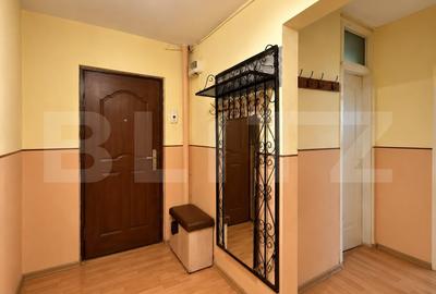 Apartament cu 3 camere decomandat în Liliacului