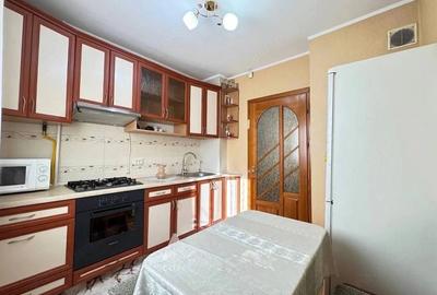 Garsonieră decomandată în Tei