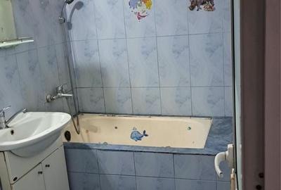 Apartament cu 2 camere în Micro 6
