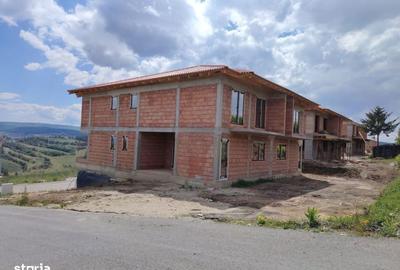 Casă cu 4 camere cu Canalizare în Nord - 2