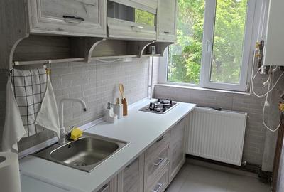 Apartament cu 2 camere semidecomandat, mobilat în Micro 4 - 2