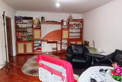 Apartament cu 3 camere decomandat în Județean - 2