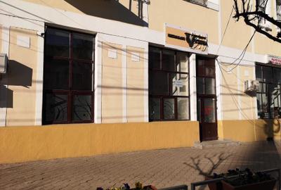 Spațiu comercial, de 300 mp, în Ultracentral - 2