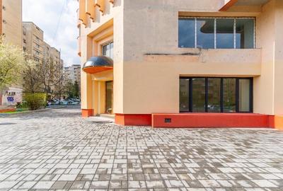 Spațiu comercial, de 207 mp, în Răcădău