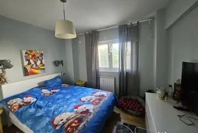 Apartament cu 4 camere decomandat în Exterior Vest
