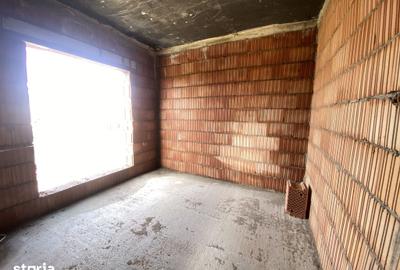Casă cu 5 camere cu Teren 300 Mp în Săcălaz