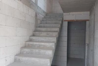 Casă cu 4 camere în Vladimirescu - 1
