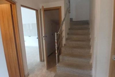 Casă cu 4 camere cu Teren 400 Mp în Dumbrăvița - 6