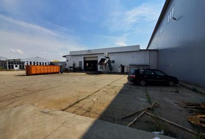 Spațiu comercial, de 2,000 mp, în Central - 7