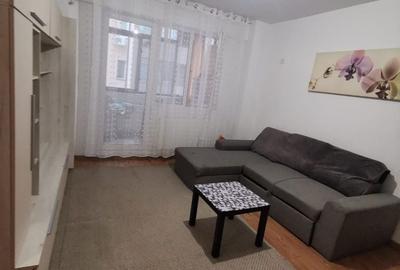 Apartament cu 2 camere semidecomandat în Roșu