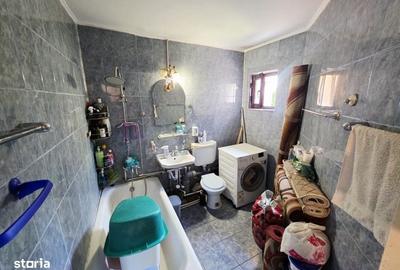 Apartament cu 3 camere în Alexandru cel Bun
