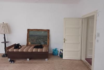 Casă cu 2 camere cu Teren 333 Mp în Mărăști