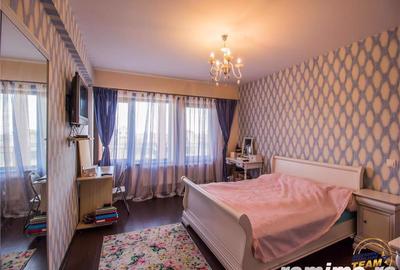 Casă cu Teren 780 Mp în Central - 2