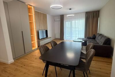 Apartament cu 3 camere semidecomandat, mobilat în Pipera