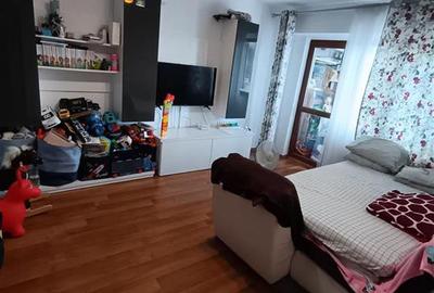 Apartament cu 2 camere decomandat în Obor