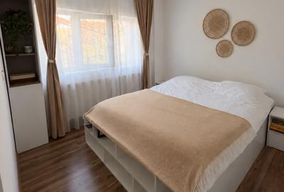 Apartament cu 3 camere decomandat, mobilat în Lipovei