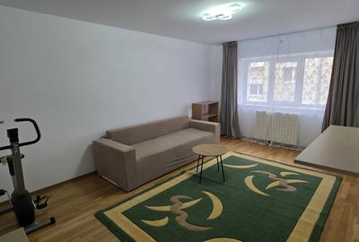 Apartament cu 3 camere semidecomandat în Sfântu Ilie