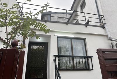 Casă individuală cu 3 camere cu Canalizare în Bucureștii Noi