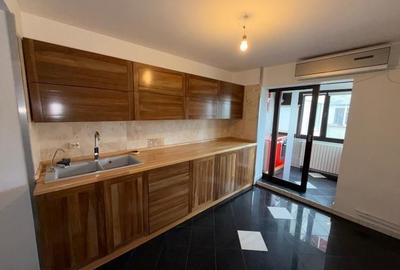 Apartament cu 4 camere decomandat, mobilat în Crângași
