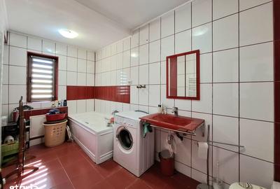 Casă cu 6 camere cu Teren 2300 Mp în Iepurești - 5