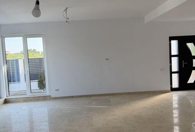 Spațiu comercial, de 200 mp, în Central - 3