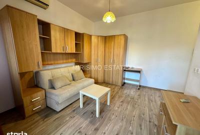 Garsonieră decomandată în Central
