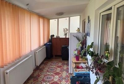 Apartament cu 3 camere decomandat în Drumul Carului