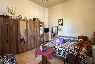 Casă cu 2 camere cu Canalizare în Central