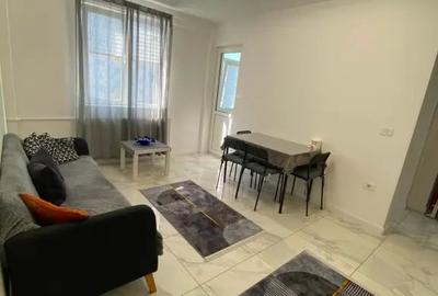 Apartament cu 3 camere semidecomandat în Giurgiului