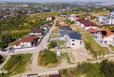 Casă cu 5 camere cu Teren 614 Mp în Bucium