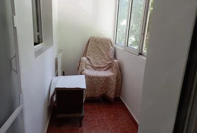 Apartament cu 2 camere decomandat în Lacul Tei