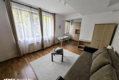 Apartament cu 2 camere decomandat, mobilat în Apusului