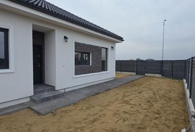 Casă cu 4 camere în Ghiroda